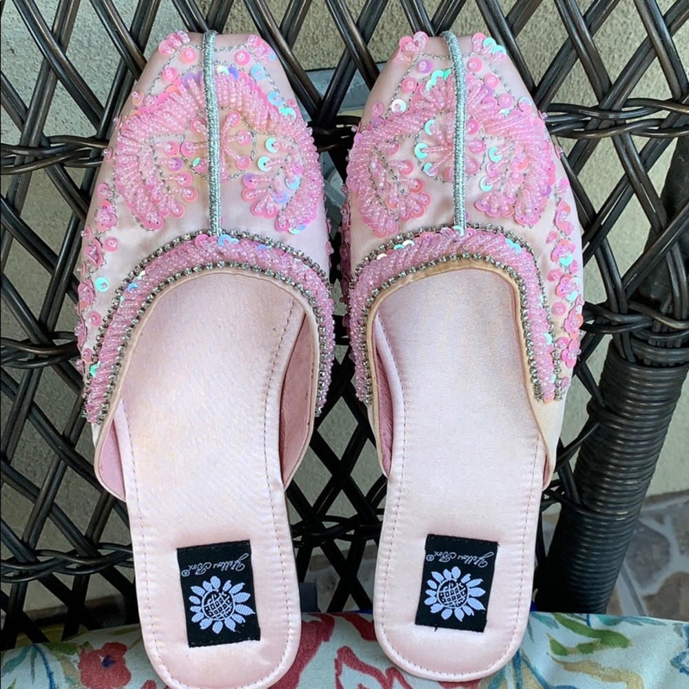 Yellow Box slip-on’s